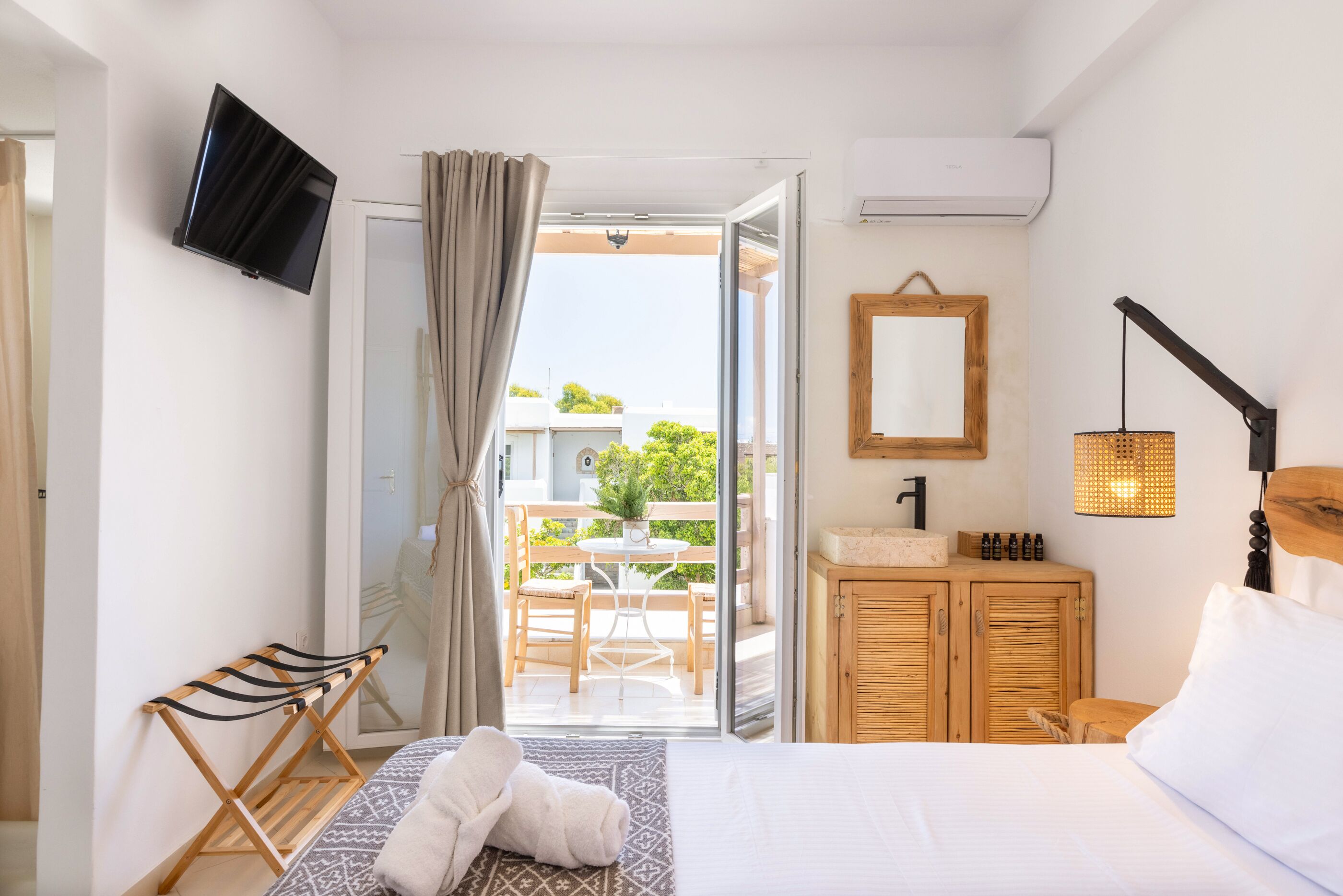 Habitación doble estándar, 1 habitación, vista parcial al mar | Insonorización, wifi gratis y ropa de cama 