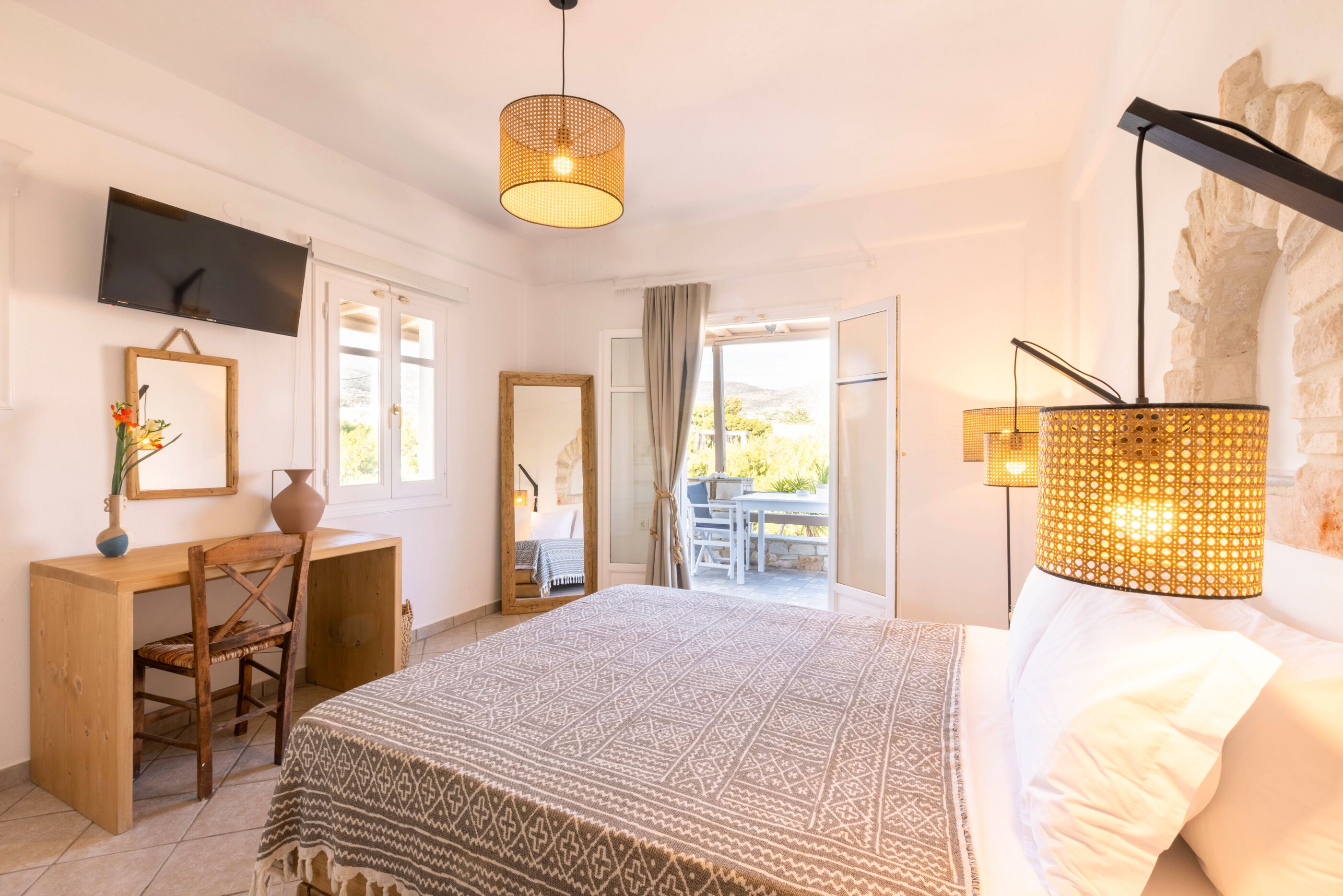 Standard Studio, Hill View | Soundproofing, free WiFi, bed sheets