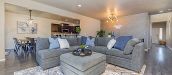 Fully renovated 4 bedroom 3 bath house that sleeps 15. Hot tub. Garage game room