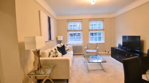 Apartment, 2 Queen Beds | Living area