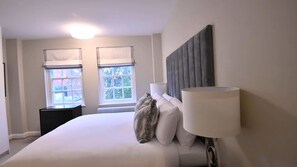 Apartment, 2 Queen Beds | 2 bedrooms, iron/ironing board, free WiFi, bed sheets - Charming 2-bed Apartment in London (London)
