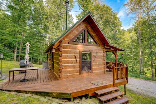 Cozy Log Cabin on 11 Acres: 3 Mi to Cherokee Lake!