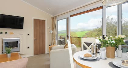 Hideaway Lodge