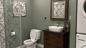 Douche, serviettes fournies