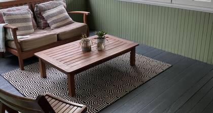 Holmes Haven A - Cozy Family Retreat