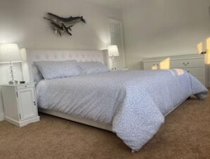 3 Schlafzimmer, Schreibtisch, Bügeleisen/Bügelbrett, WLAN