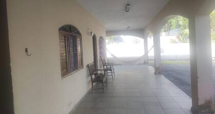 Casa com 4 Quartos a 300 Metros da Praia