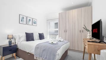 Basic Apartment | 2 bedrooms, iron/ironing board, bed sheets