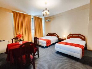 Family Triple Room | Blackout curtains, free WiFi, bed sheets - Lido Hotel (Santa Cruz)