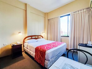Classic Double Room | Blackout drapes, free WiFi, bed sheets - Lido Hotel (Santa Cruz)
