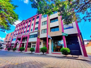 Front of property - Lido Hotel (Santa Cruz)