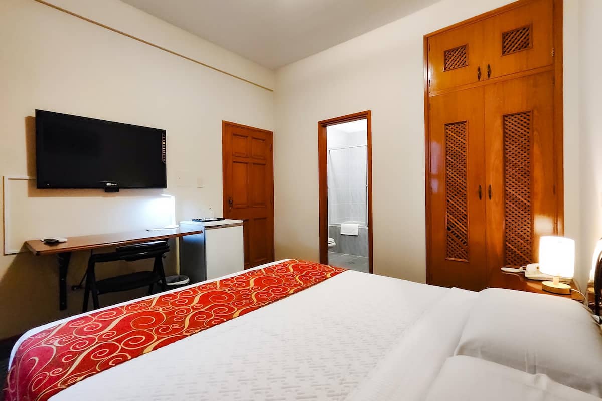 Langsir/tirai gelap terus, Wi-fi percuma, cadar katil