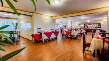 Tägliches inbegriffenes Frühstücksbuffet
