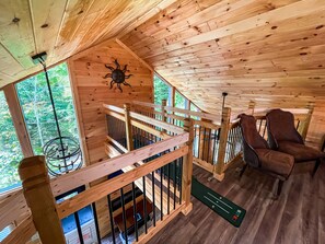 Interior - Brand New Creekside Cabin convenient to everything! (Sevierville)