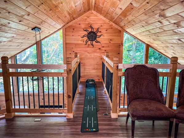 Interior - Brand New Creekside Cabin convenient to everything! (Sevierville)