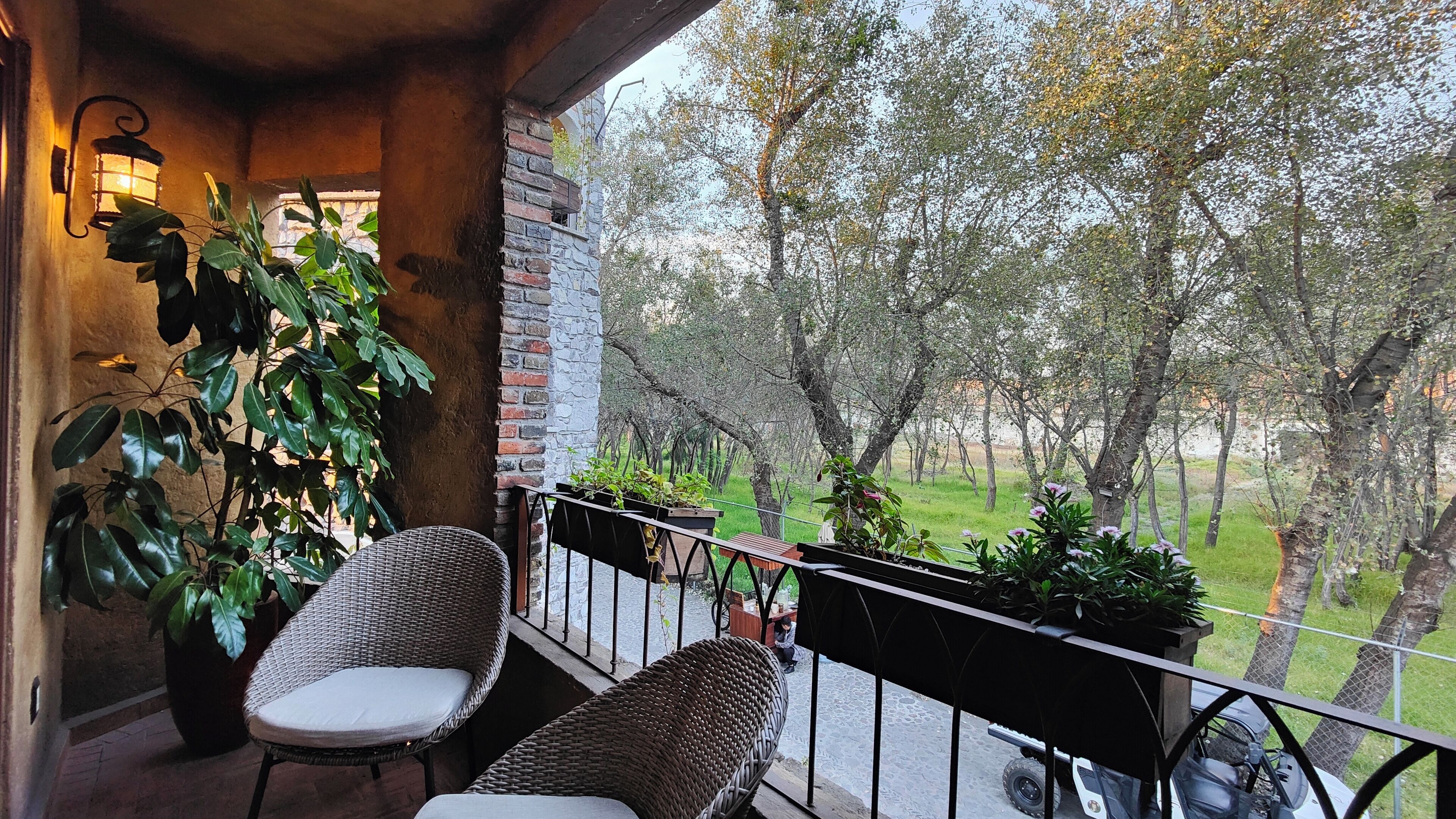 Suite estudio de diseñador, 1 cama King size, balcón, vista al resort | Terraza o patio