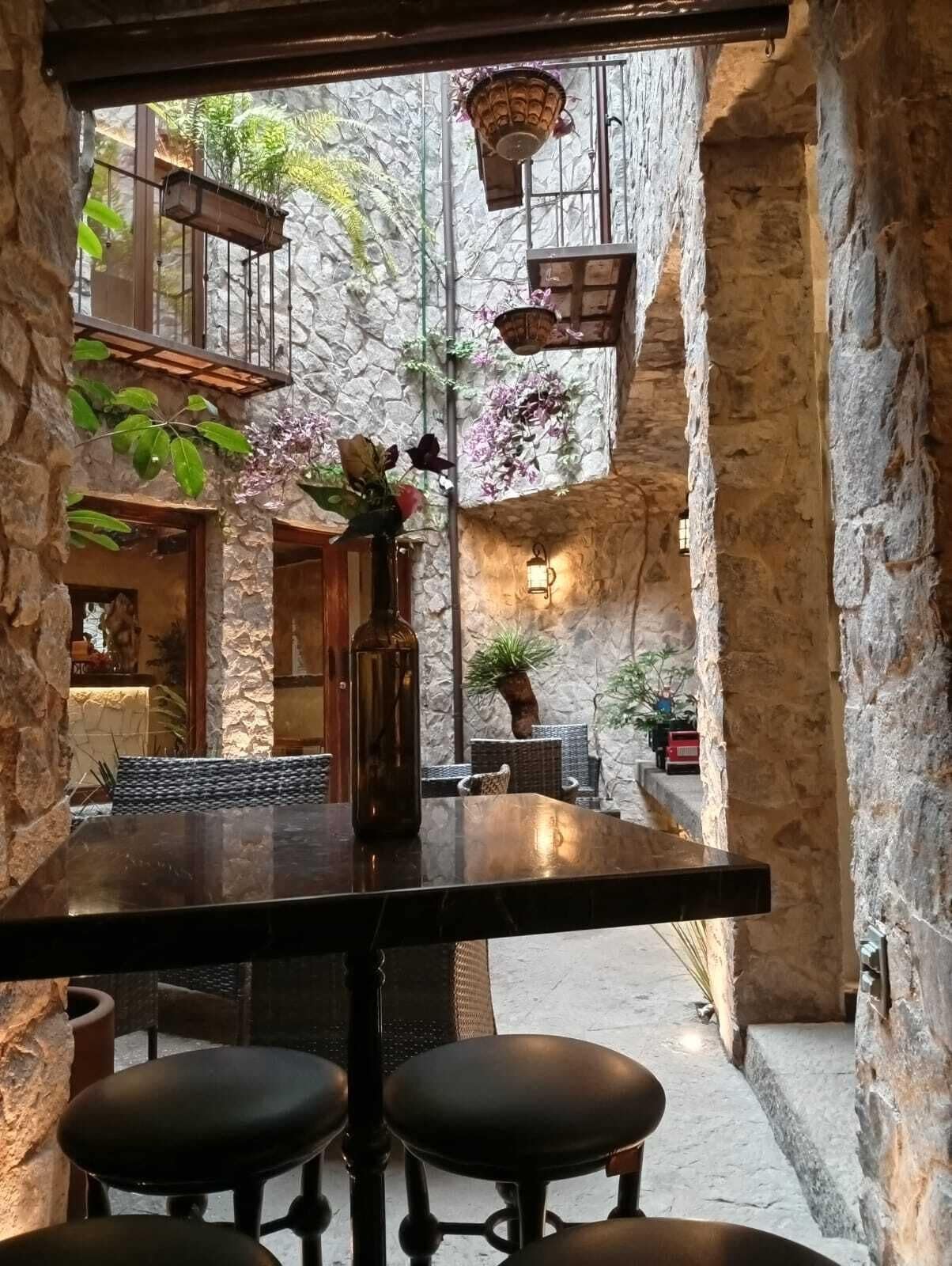 Lobby lounge