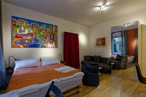 1 chambre, fer et planche à repasser, Wi-Fi gratuit, draps fournis
