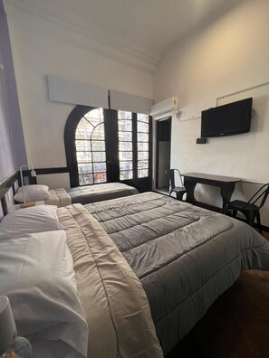 Kamar Triple Klasik | Seprai linen