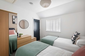 2 bedrooms, iron/ironing board, WiFi, bed sheets