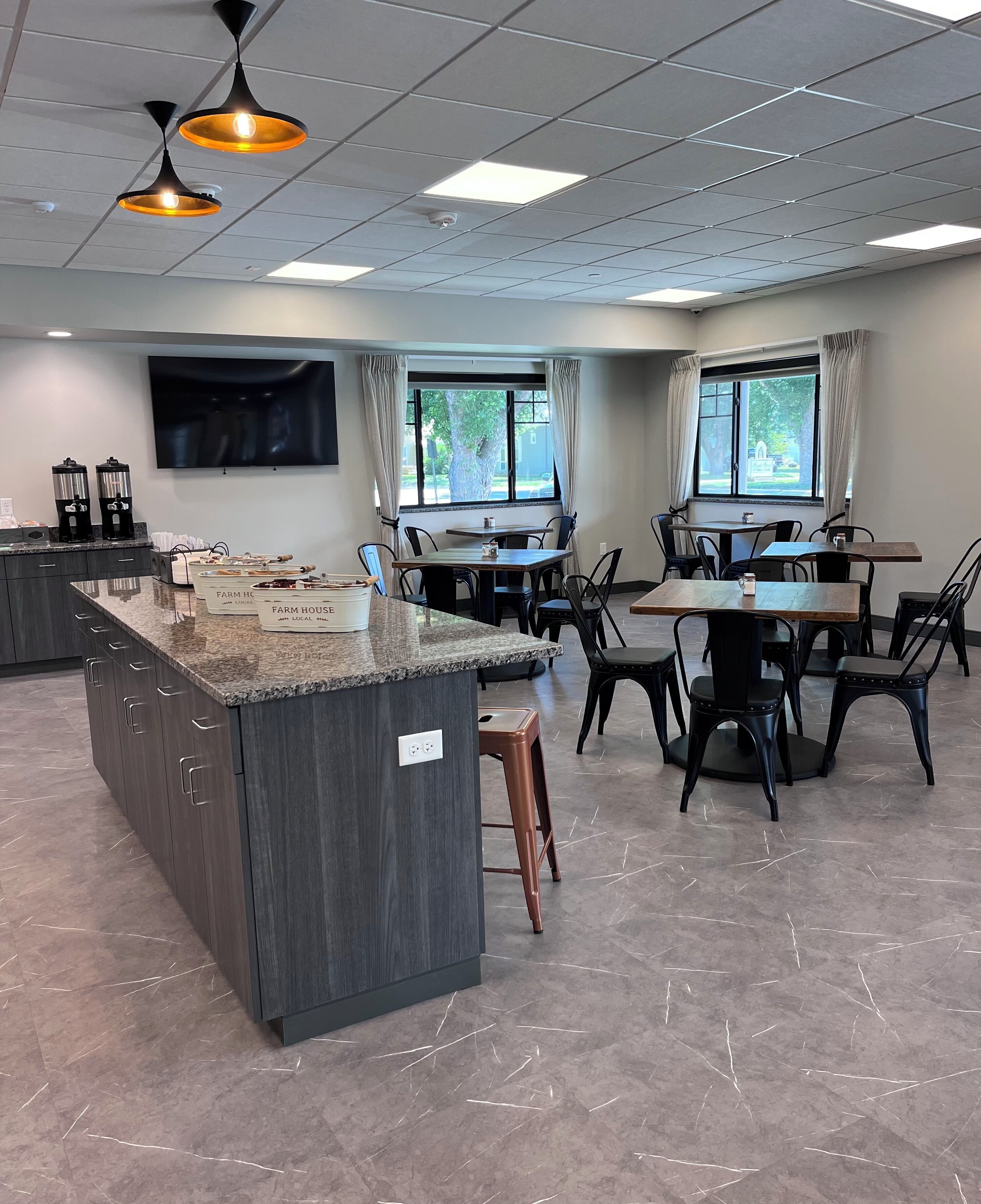 Free daily buffet breakfast 