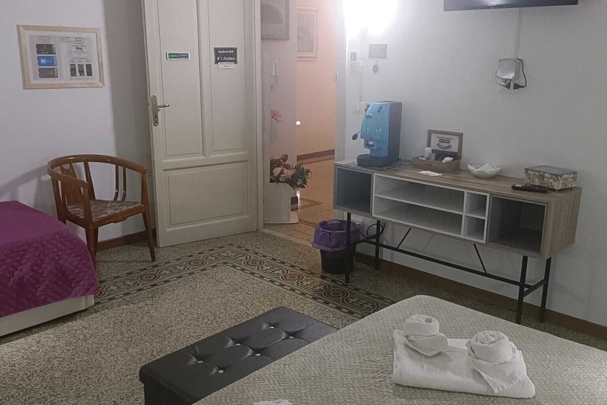 ห้องดีลักซ์ดับเบิล (Azzalea) | เครื่องนอนระดับพรีเมียม, มินิบาร์, โต๊ะทำงาน, พื้นที่ทำงานแบบใช้แล็ปท็อป