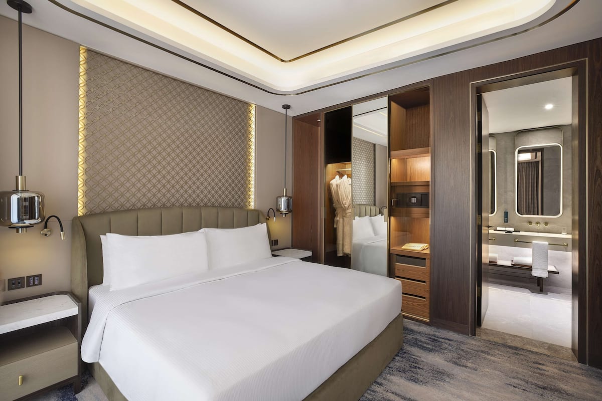 1 Schlafzimmer, hochwertige Bettwaren, Daunenbettdecken, Minibar