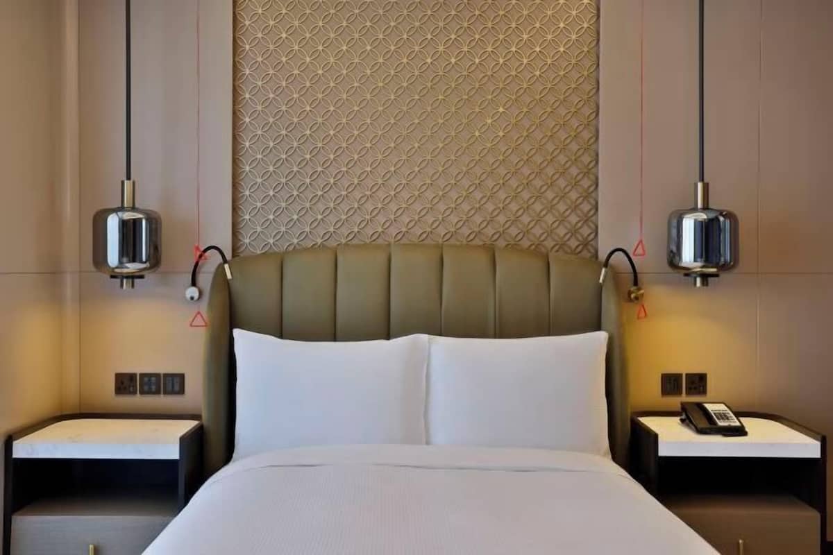1 bedroom, premium bedding, down duvets, minibar