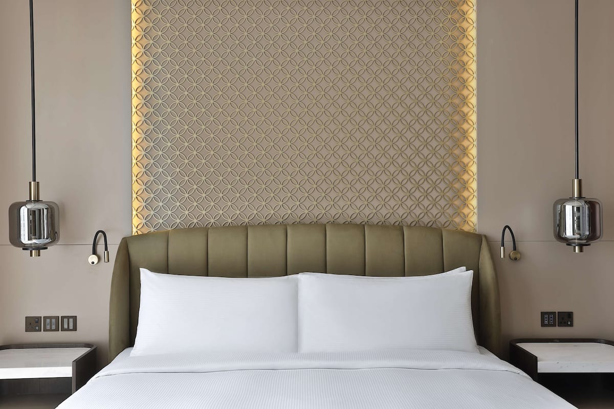 1 Schlafzimmer, hochwertige Bettwaren, Daunenbettdecken, Minibar