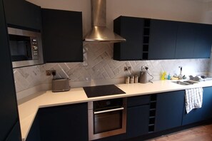 Apartment, 1 Queen Bed | Private kitchen - Stunning 1double Bed Apartment in London (London)