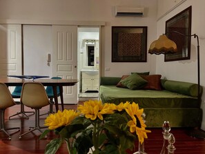 Living area - Stylish Apartment in the heart of Palermo (Palermo)