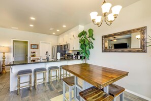 Fridge, microwave, stovetop, dishwasher
