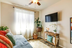 3 bedrooms, desk, iron/ironing board, WiFi