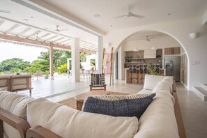 テレビ、ステレオ