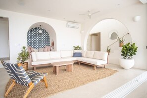 TV, stereo - Casa Niri, Luxury Villa (Guanacaste Province)