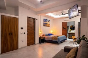 1 bedroom, in-room safe, iron/ironing board, free WiFi