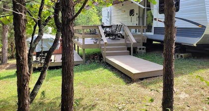 Cozy newly remodeled camper with hot tub and fire pit close to hiking/kayaking