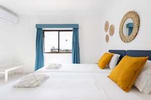 Desk, iron/ironing board, free WiFi - #189 Montechoro Flat by Home Holidays (Albufeira)