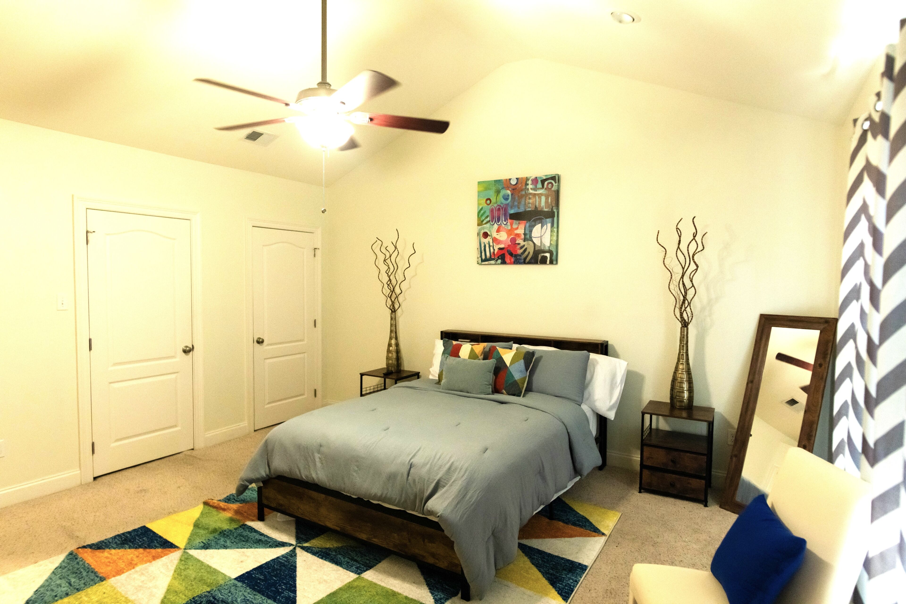 4 bedrooms, in-room safe, iron/ironing board, free WiFi