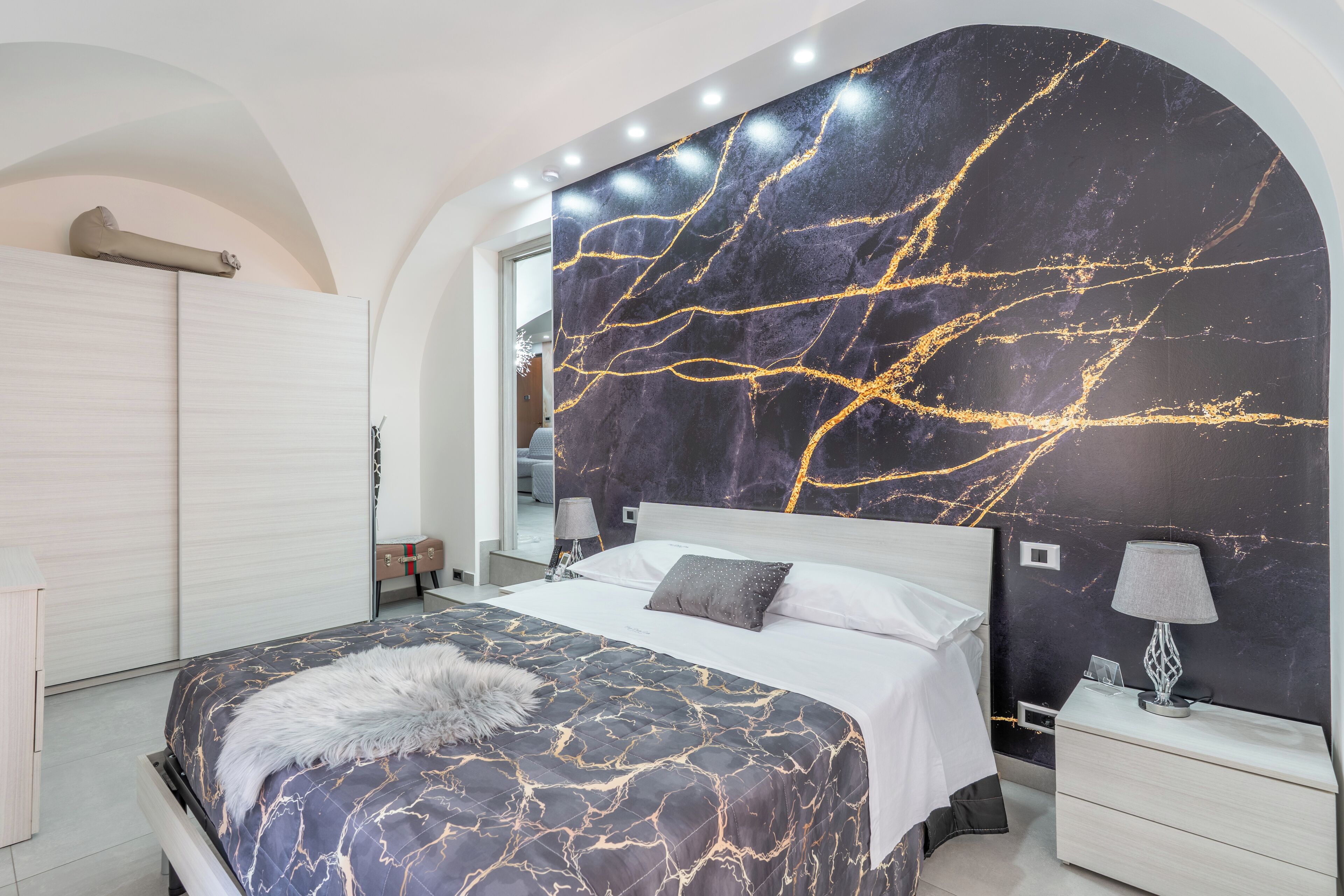 2 多间卧室、客房内保险箱、熨斗/熨衣板、旅行婴儿床