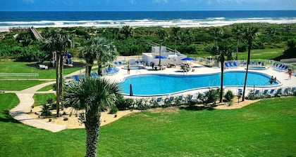 Relaxation Reef - Ocean Views, Heated Pool, Lovely Condo, Beach Access