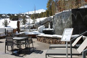 تناول الطعام بالخارج