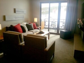 Flat-screen TV, fireplace, table tennis - Ski-In/Ski-Out on The Mountain at Breckenridge Peak 8 Grand Colorado Resort (Breckenridge)