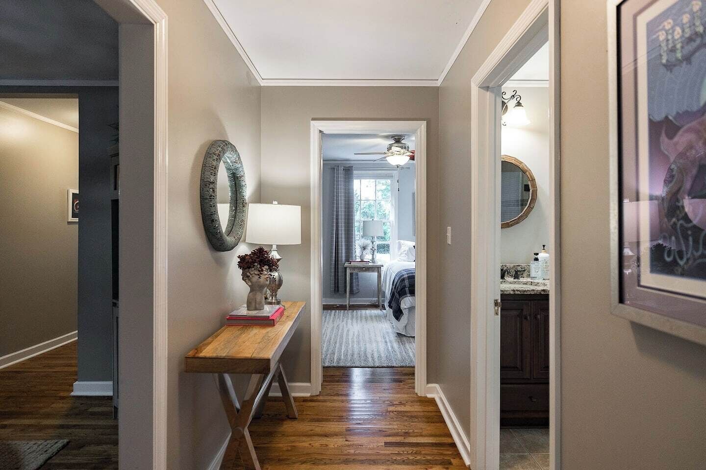 3 dormitoris, escriptori, planxa i posts de planxar i wifi gratuïta 