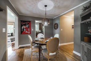 Dining - Five Points Charmer: Delightful 3BR Cottage in Five Points, Complete W/Fire Pit. (Athens)