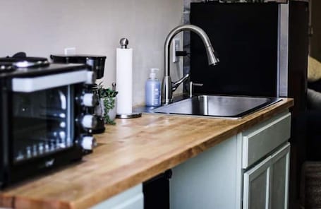 Fridge, microwave, coffee/tea maker, toaster