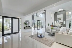 Interior - Stunning Villa with 6 BR, 5.5 Baths, on 2.9 Acres (Southwest Ranches)