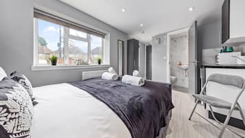 Studio | Free WiFi, bed sheets