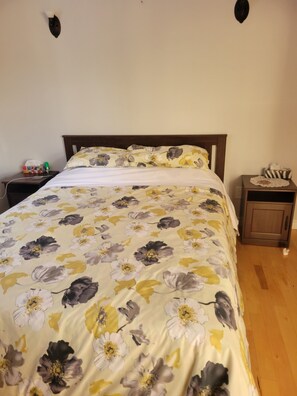 3 Schlafzimmer, Bügeleisen/Bügelbrett, WLAN, Bettwäsche