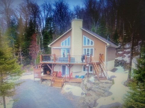 Yasmine cottage for rent in Sainte-Marguerite-du-Lac-Masson